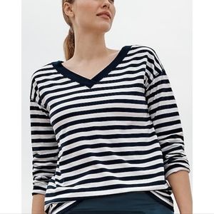 NWT J JILL Fit Elevate Terry Double-V Top